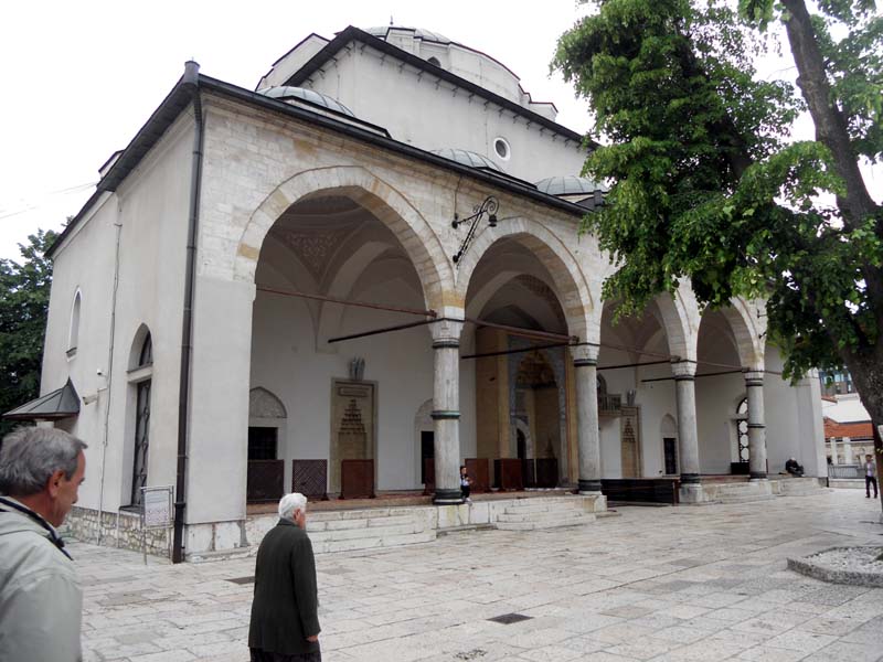 sara mosque2.jpg